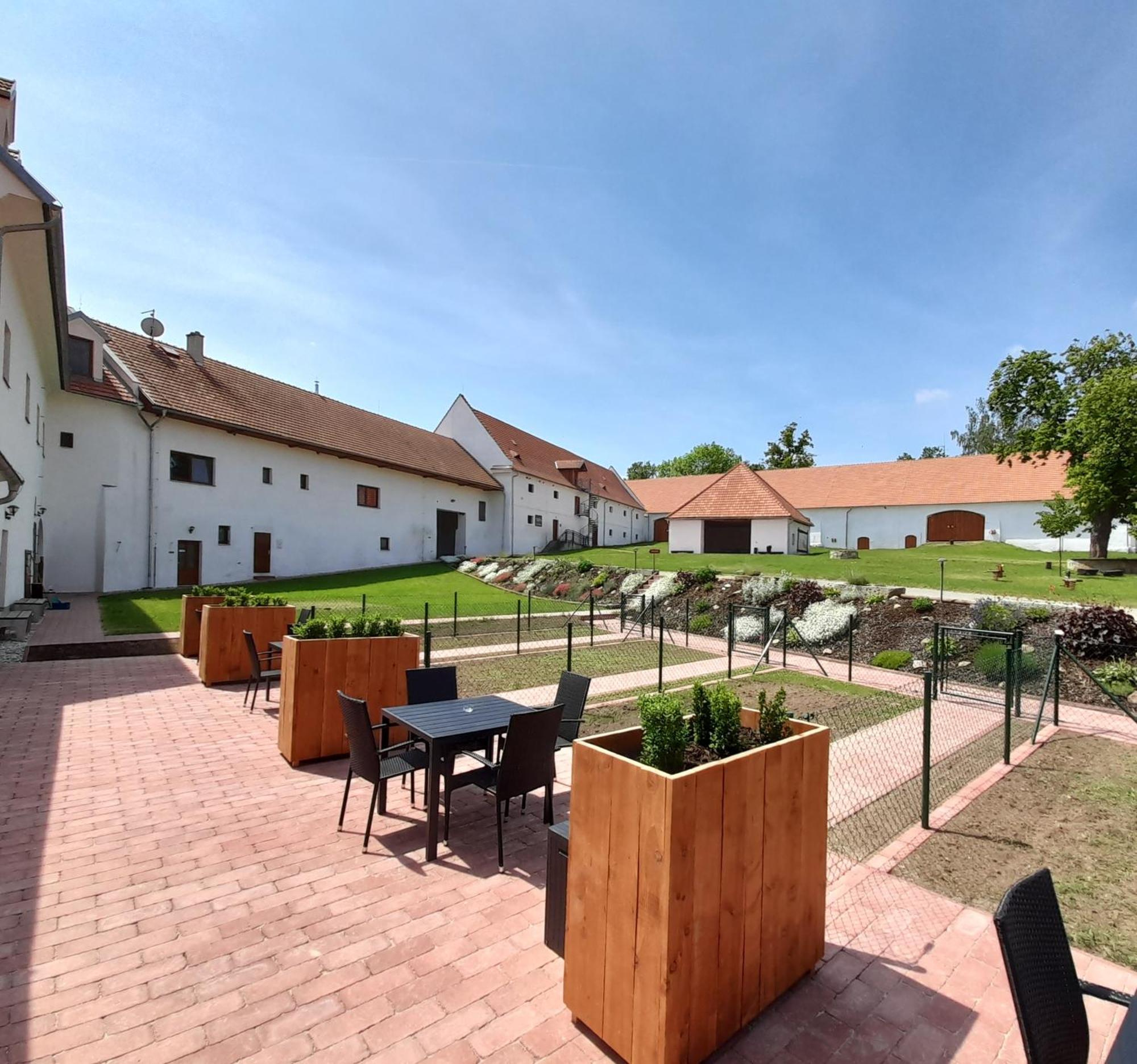 Residence Tvrz Skocice Exterior photo